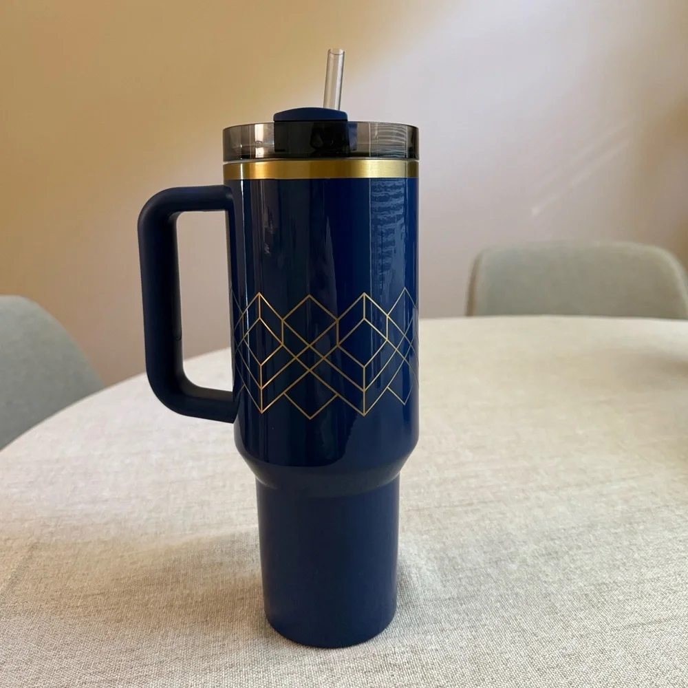 Stanley Navy and Gold Flowstate Tumbler with Straw 40 oz - Picture 4 of 10